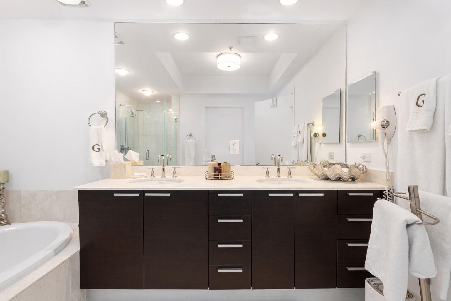 DIPLOMAT OCEANFRONT RESIDENCES - Residential