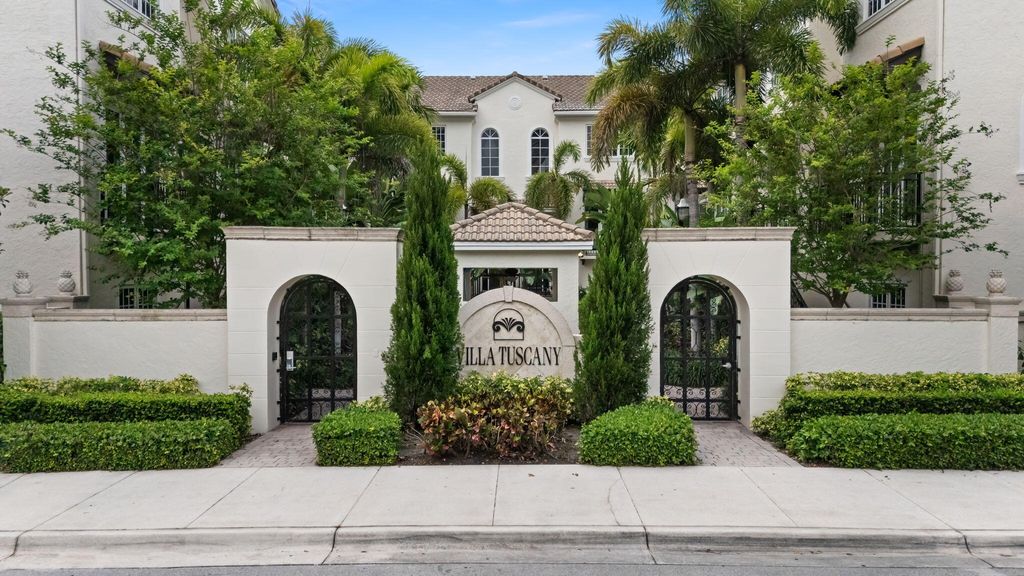 Photo of 500 SE 7th Street #105, Fort Lauderdale, FL 33301 (MLS # B26023364)