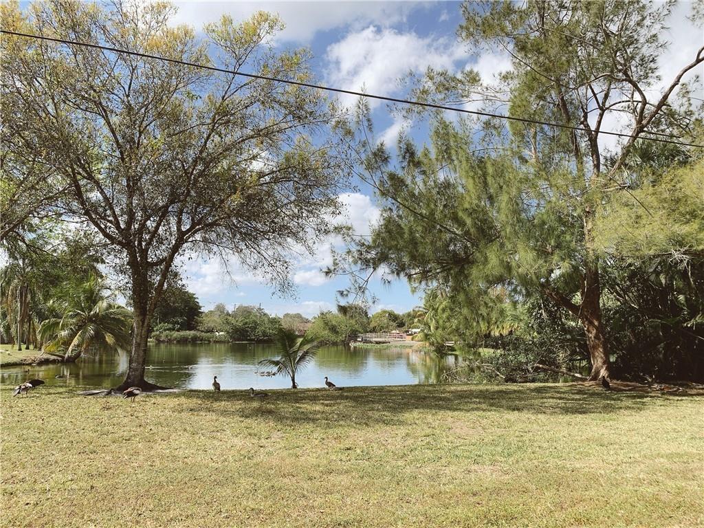 DAVIE FARMETTES 72-10 - Land