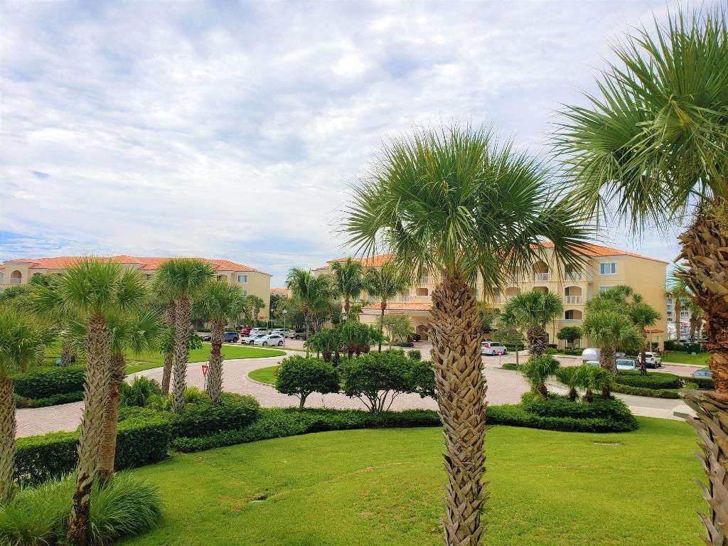 Photo of 37 Harbour Isle Drive E #203, Fort Pierce, FL 34949 (MLS # R10924106)