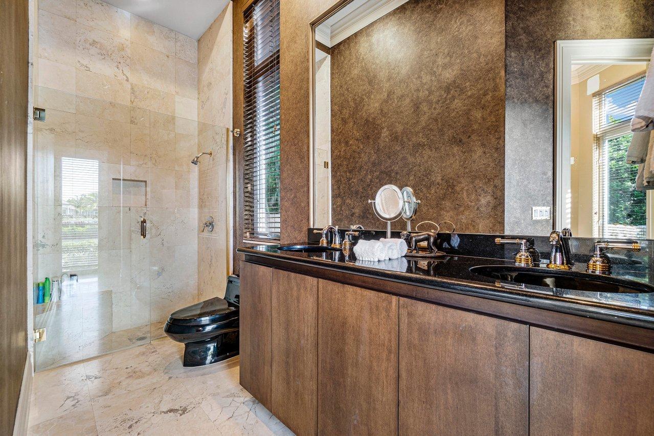 ADMIRALS COVE 3 PAR E - Residential