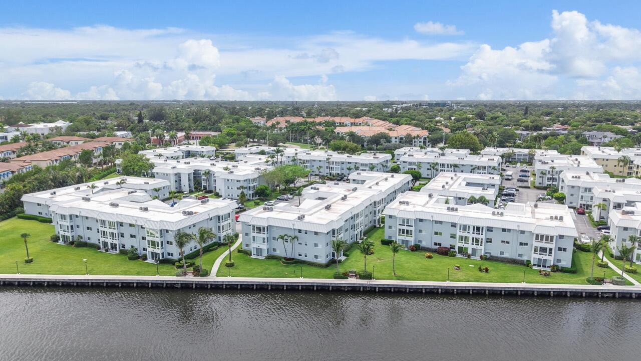 COLONIAL CLUB CONDO SEC 1 - Residential