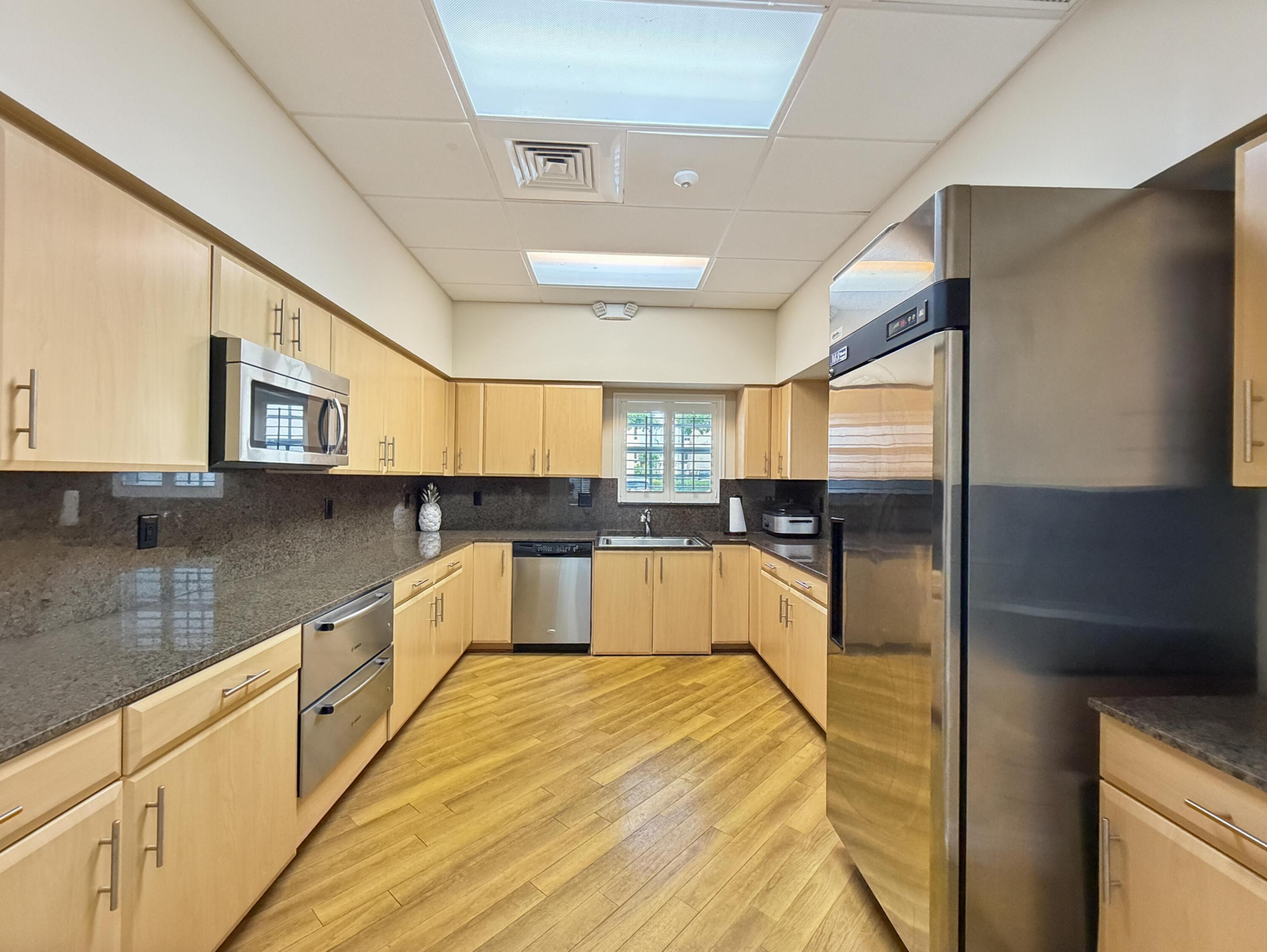 COLONIAL CLUB CONDO SEC 1 - Residential
