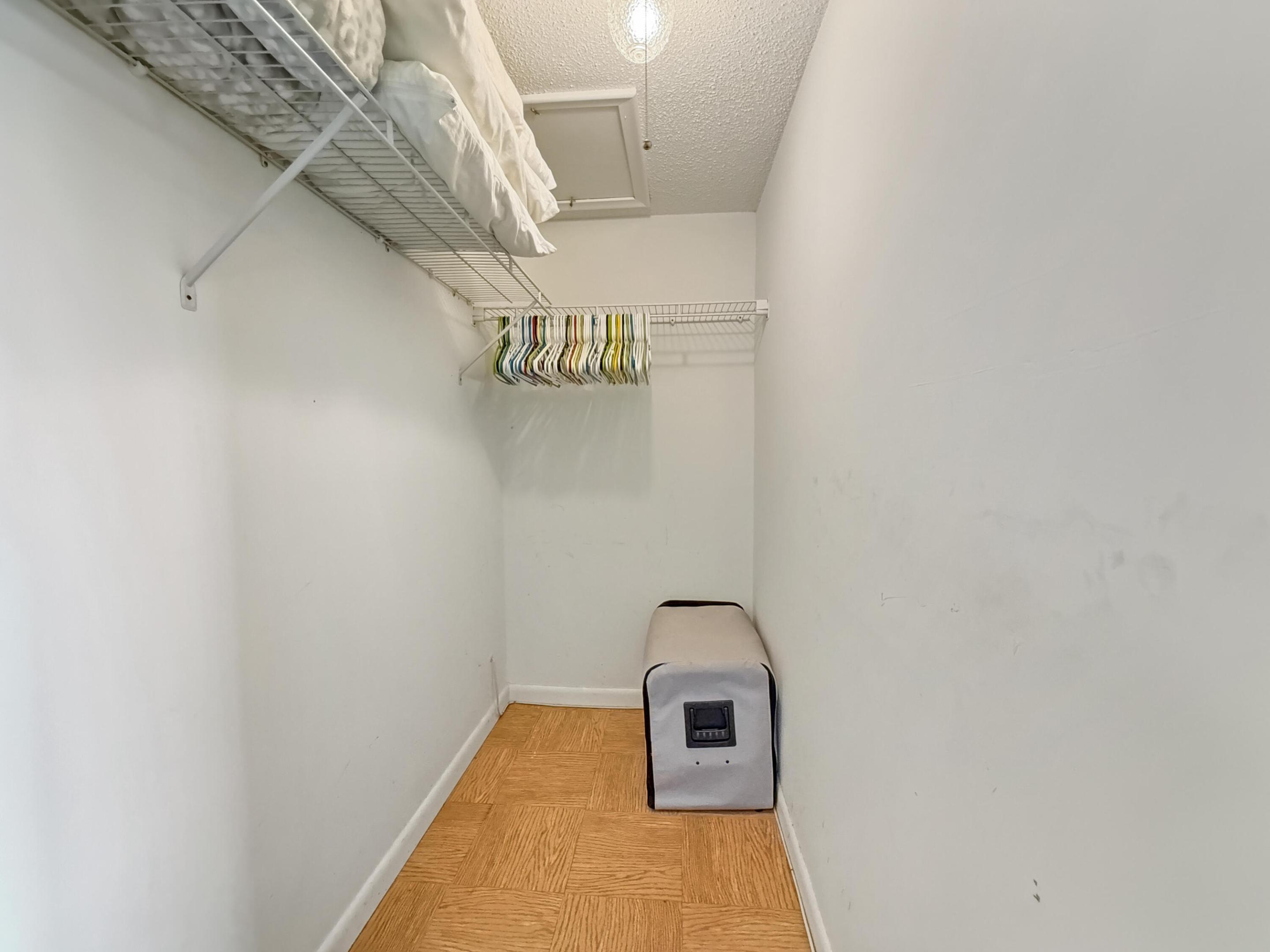 COLONIAL CLUB CONDO SEC 1 - Residential