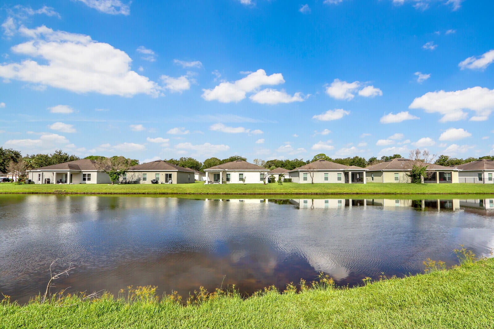 5255 Oakland Lake Circle