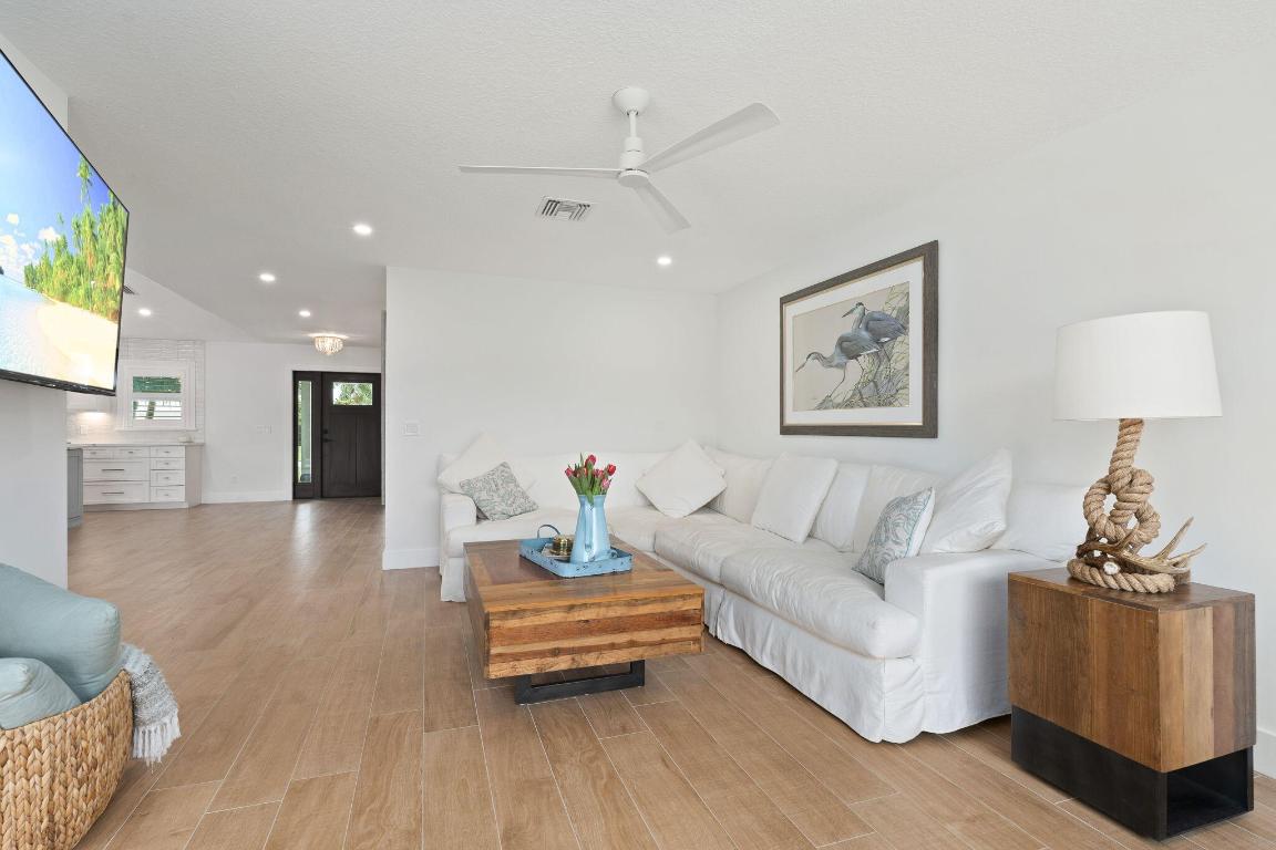 HOBART LANDING UNIT 2 - Residential