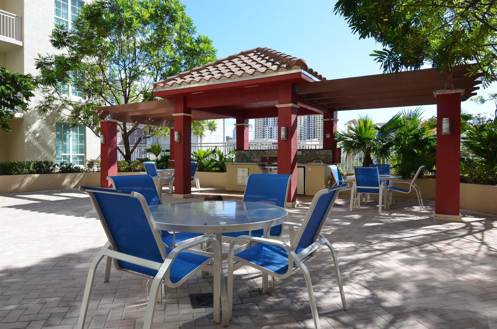 WHITNEY CONDO - Residential