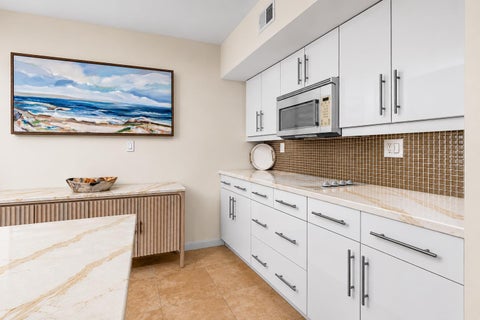 Tiny photo for 3200 NE 36th Street #806, Fort Lauderdale, FL 33308 (MLS # B26035958)