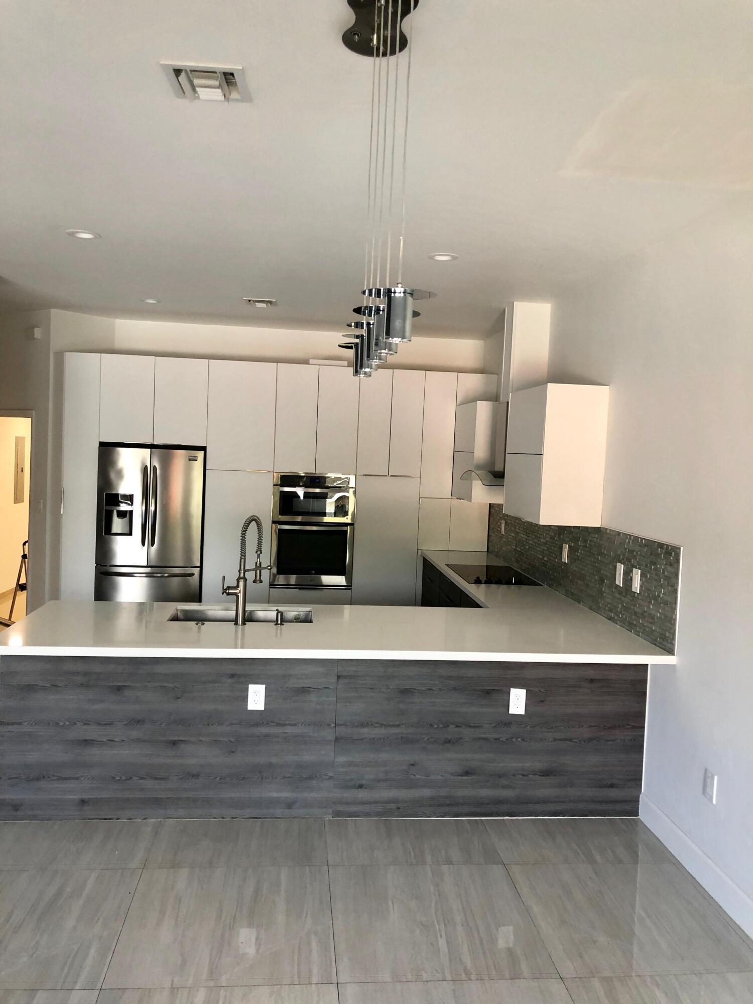 2728 TREASURE COVE Circle 2728