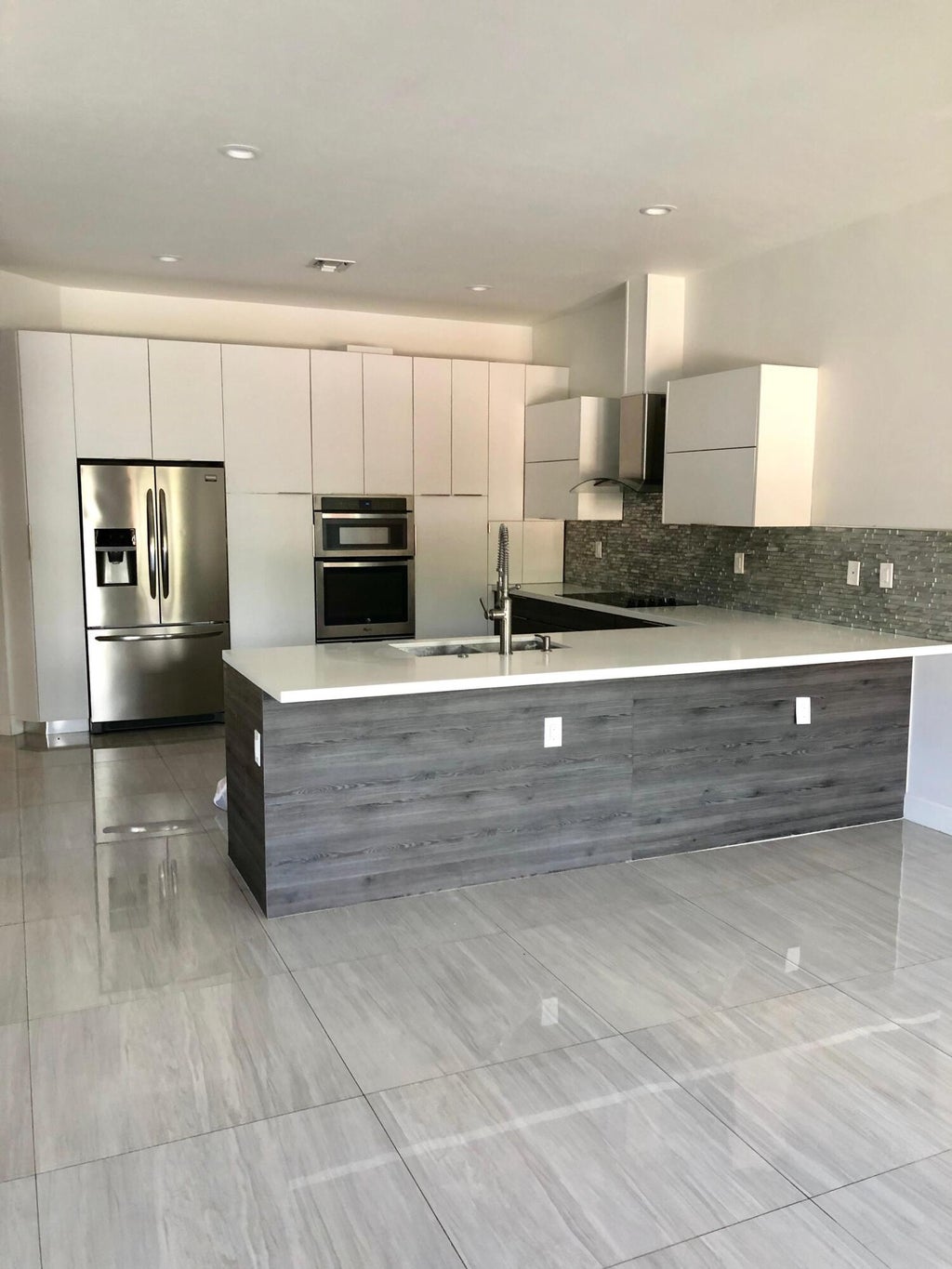 Photo of 2728 TREASURE COVE Circle #2728, Dania Beach, FL 33312 (MLS # B26073924)