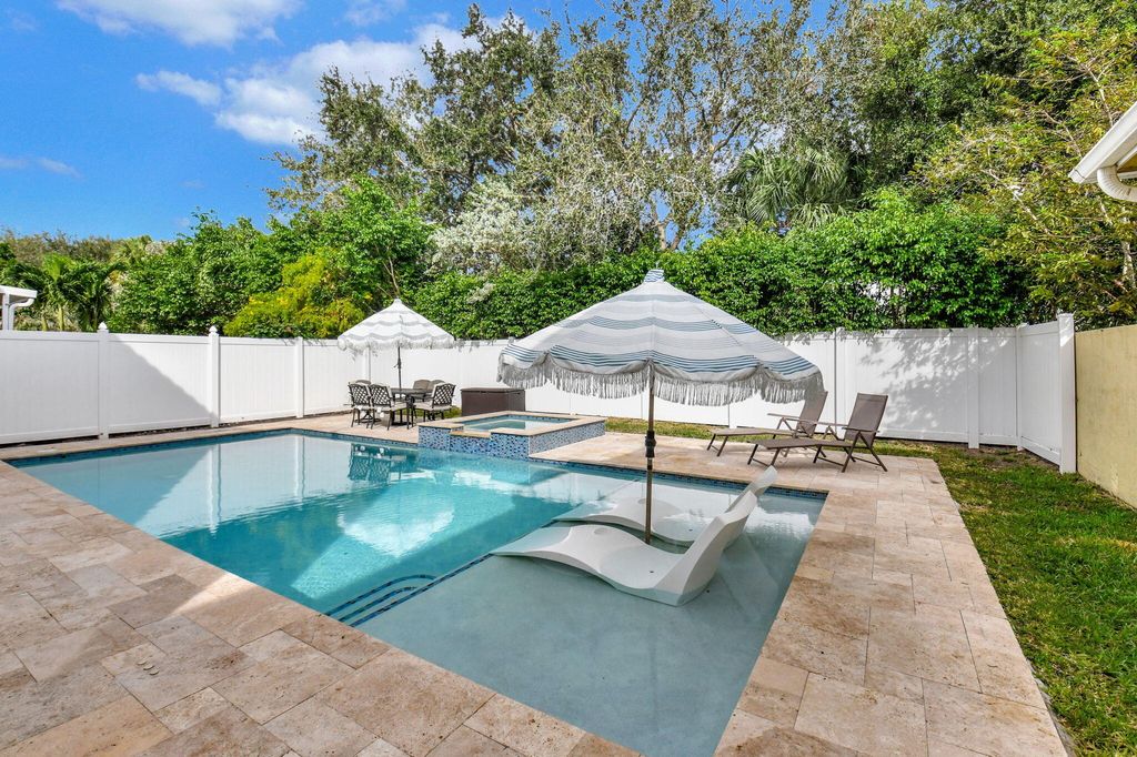 Photo of 4271 N Magnolia Circle, Delray Beach, FL 33445 (MLS # R11036965)
