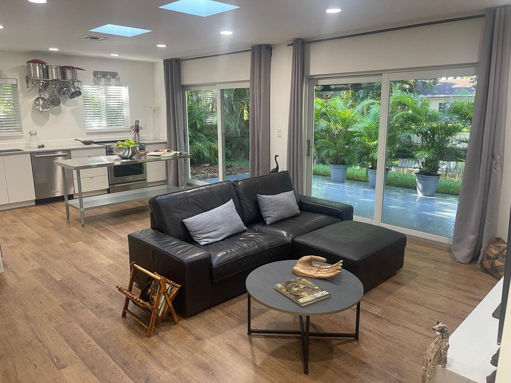 Photo of 1220 Isle Court, Boynton Beach, FL 33426 (MLS # R11006654)