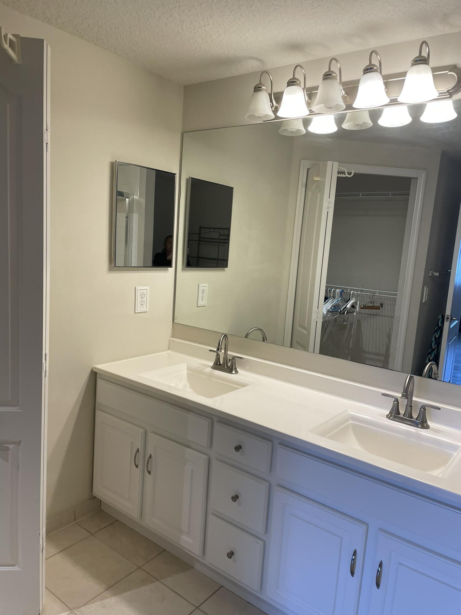 RESIDENCES AT LEGACY PLACE CONDO - Residential Lease