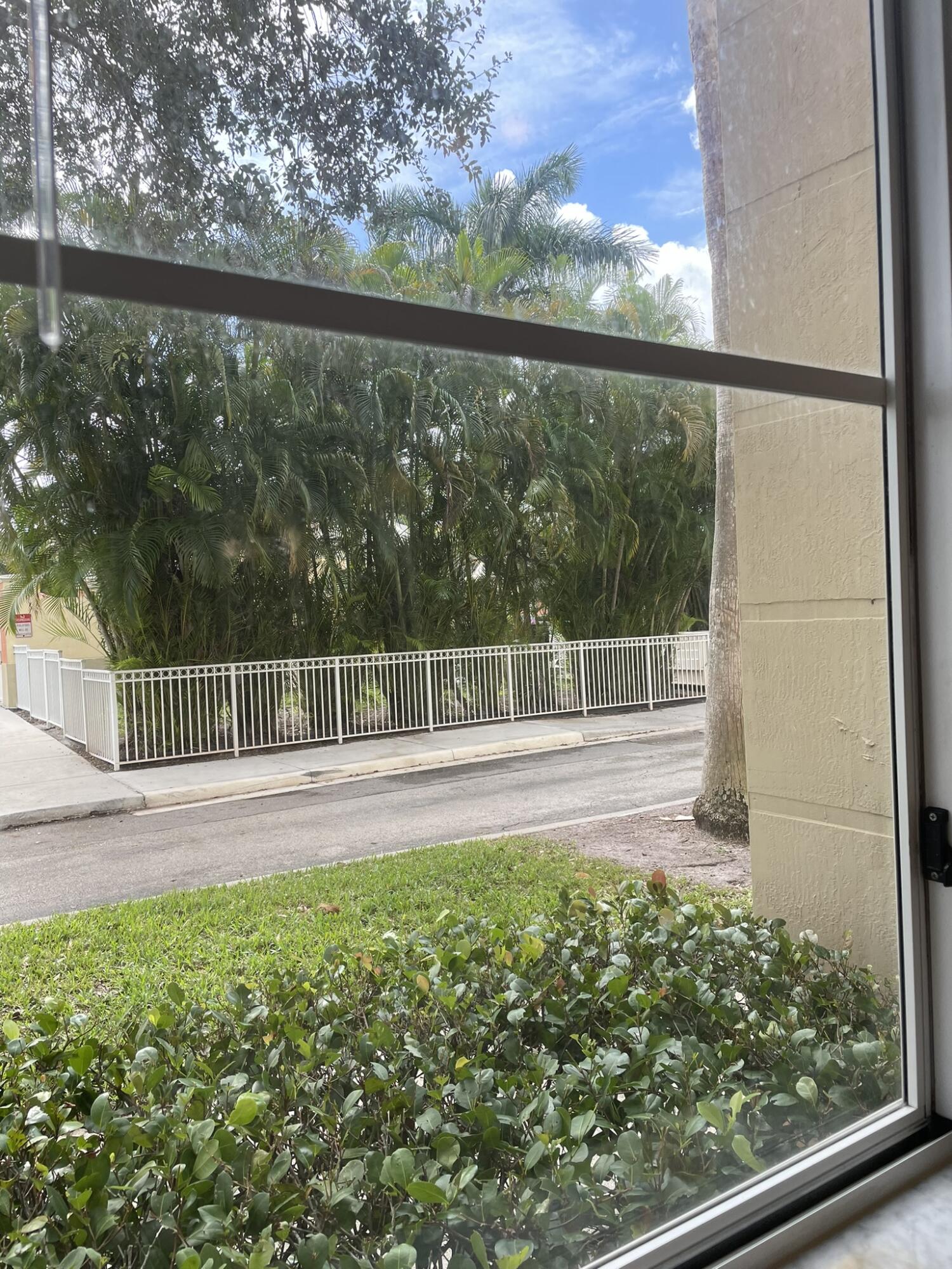 RESIDENCES AT LEGACY PLACE CONDO - Residential Lease