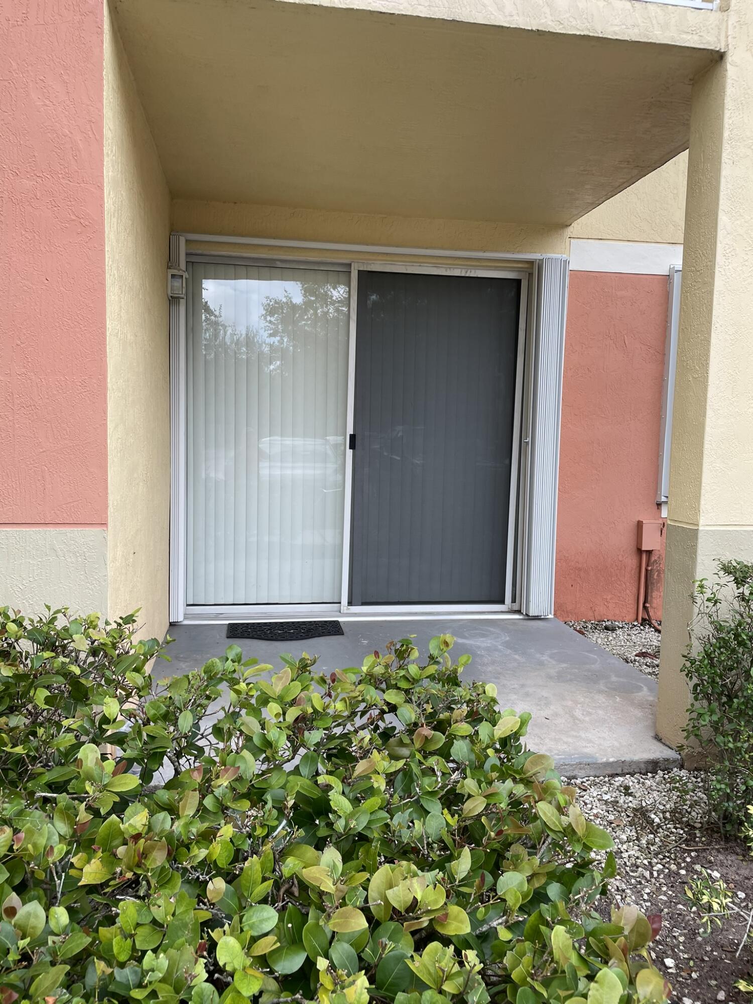 RESIDENCES AT LEGACY PLACE CONDO - Residential Lease