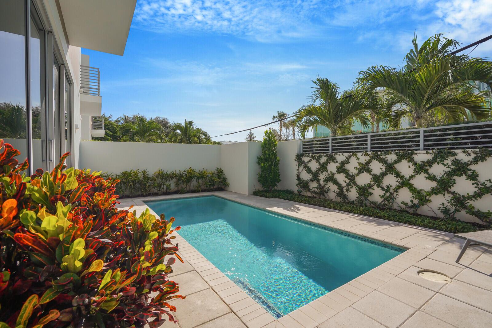 7th Ave Villas - Residential