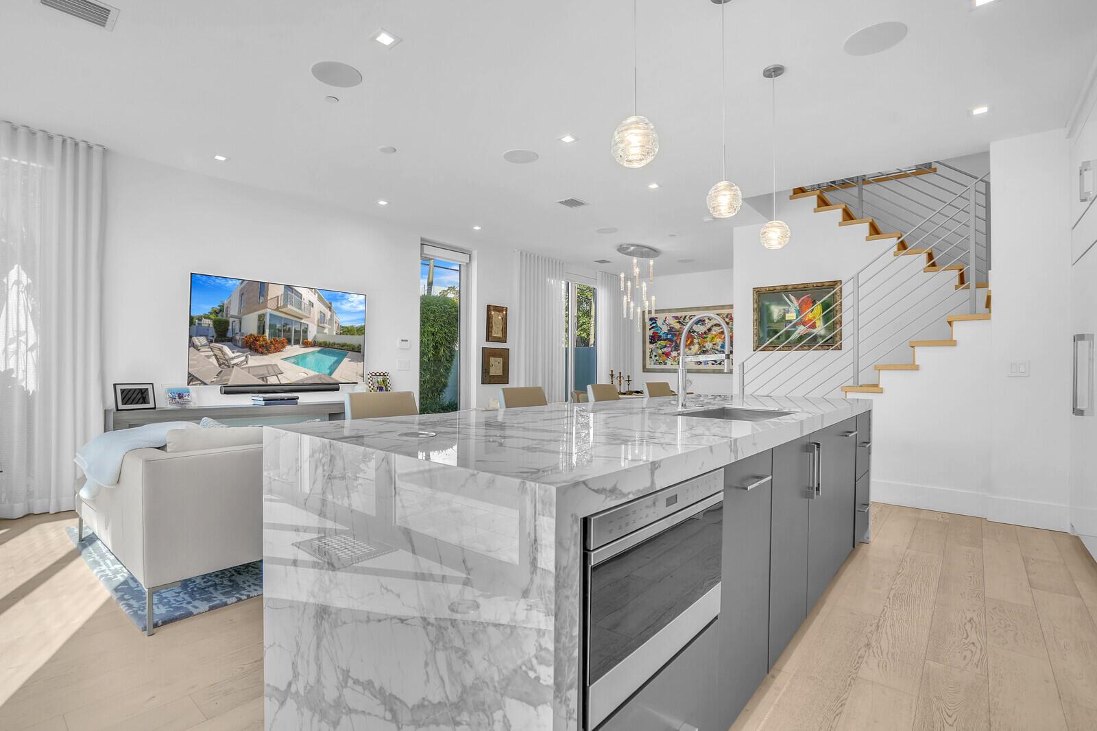 7th Ave Villas - Residential