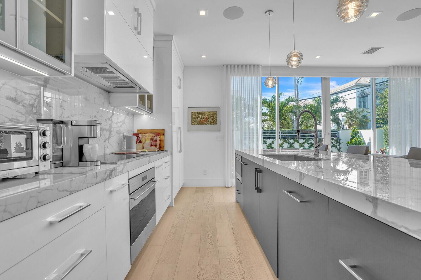 7th Ave Villas - Residential