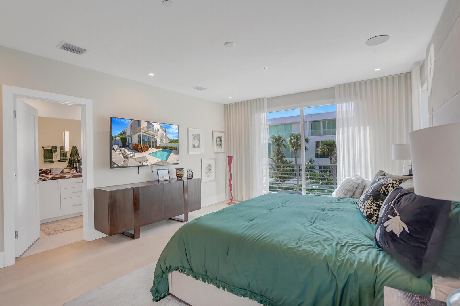 7th Ave Villas - Residential