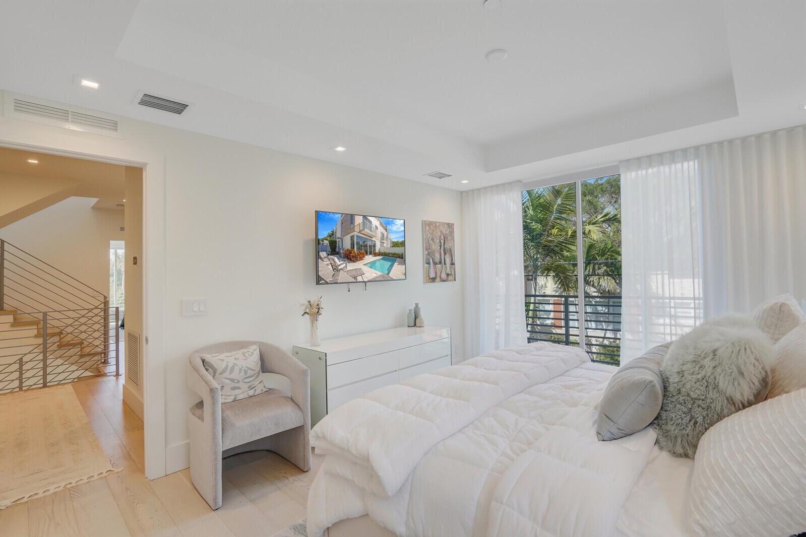7th Ave Villas - Residential