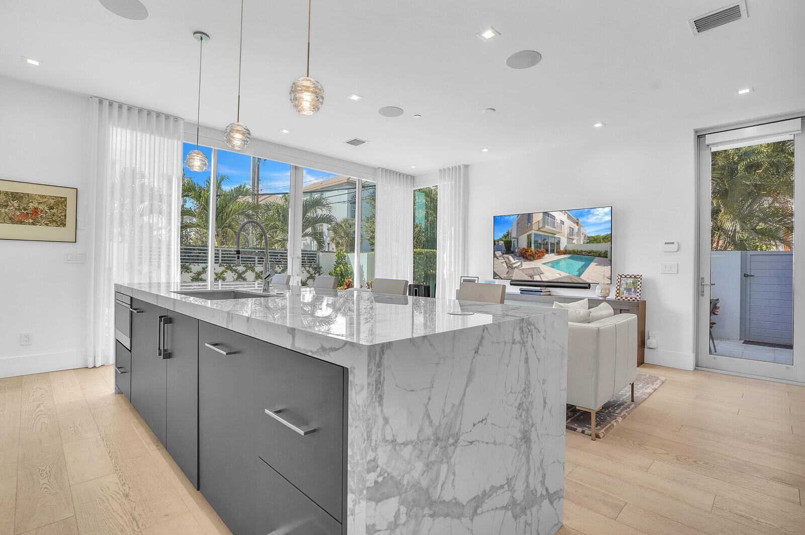 7th Ave Villas - Residential