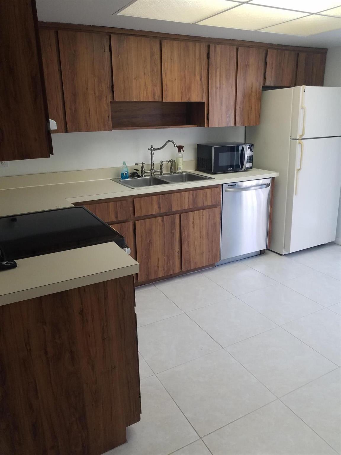 JUPITER LAKES VILLAS COND - Residential Lease