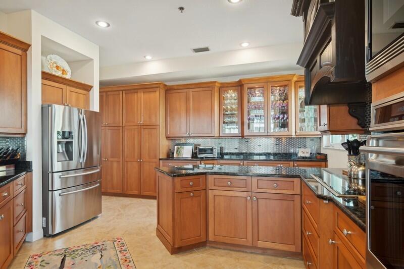 ADMIRALTY CONDO - Residential