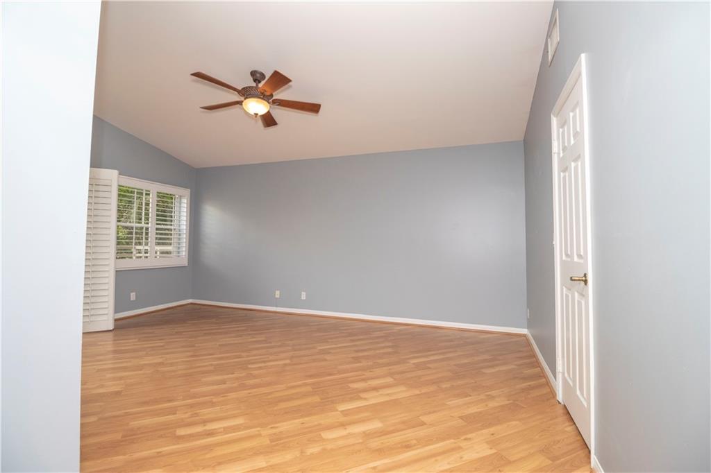 Countrys Point 119-29 B - Residential Lease