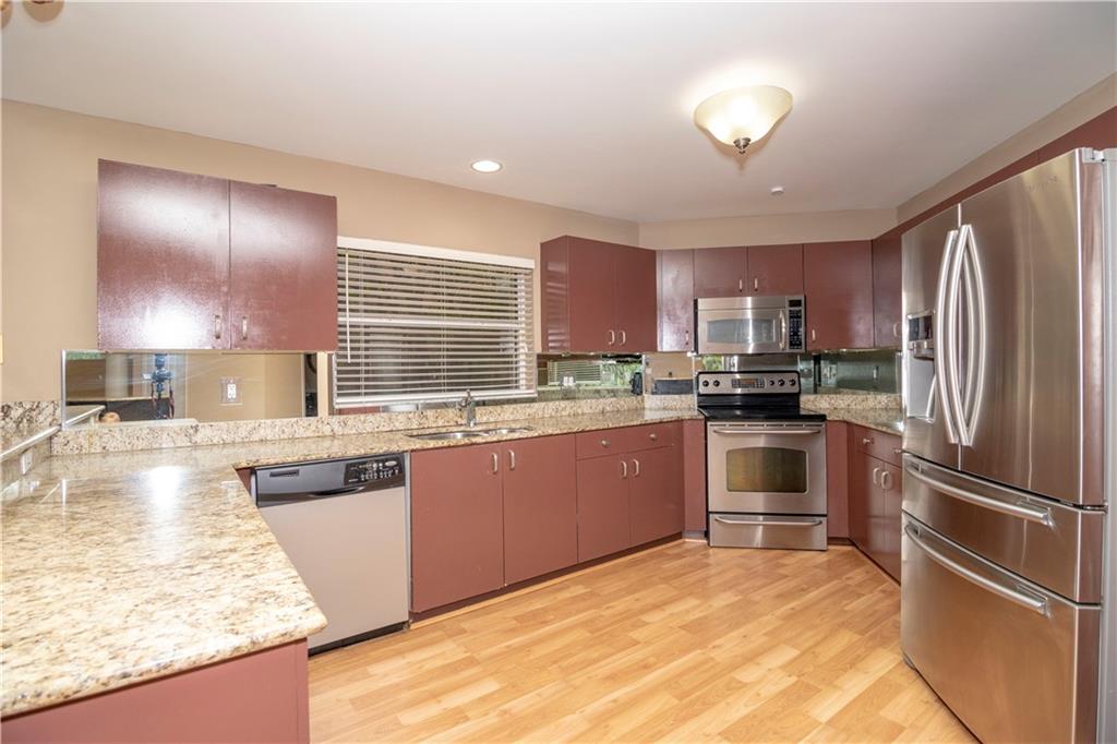 Countrys Point 119-29 B - Residential Lease