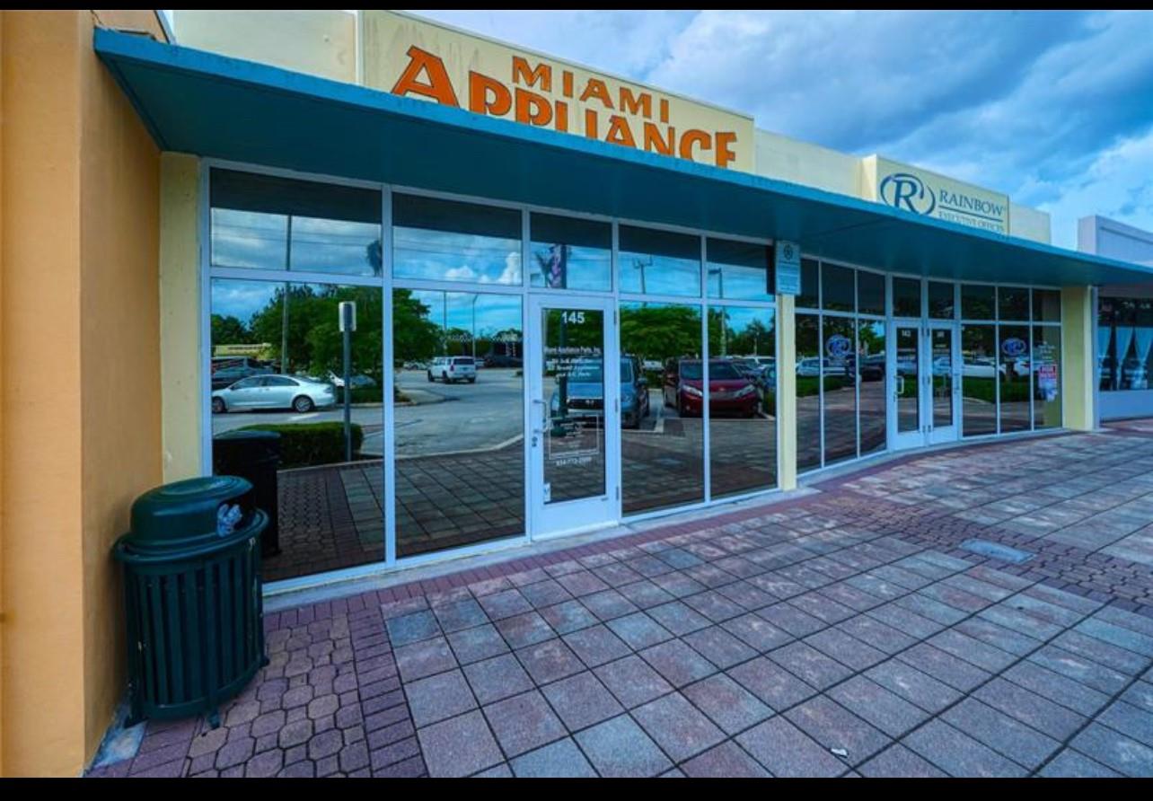 Amazing private commercial space available for rent excellent for retail business with store front and private back entrance. Located in busy plaza with great shops/restaurants, next to Executive Office Building. Centrally located at The Plaza AT PROSPECT & ANDREWS East of I-95, North of Oakland Park Blvd and just a few miles South of Commercial Blvd. Rental space is open floor concept also great for warehouse with store front. Features 110'x17' retail/warehouse space, including back room with bathroom and shower.