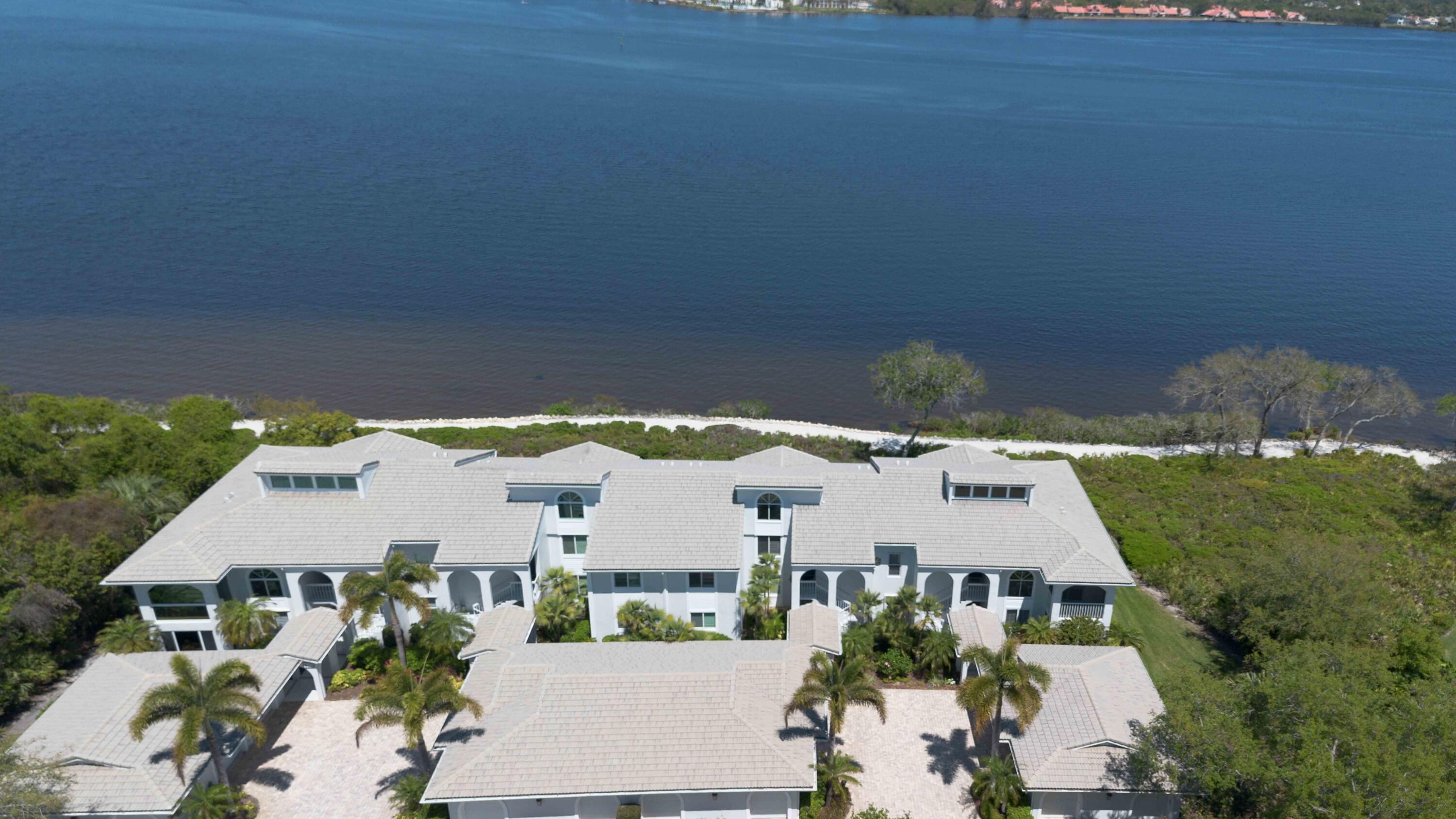 HARBOUR RIDGE YACHT & COUNTRY CLUB - Residential