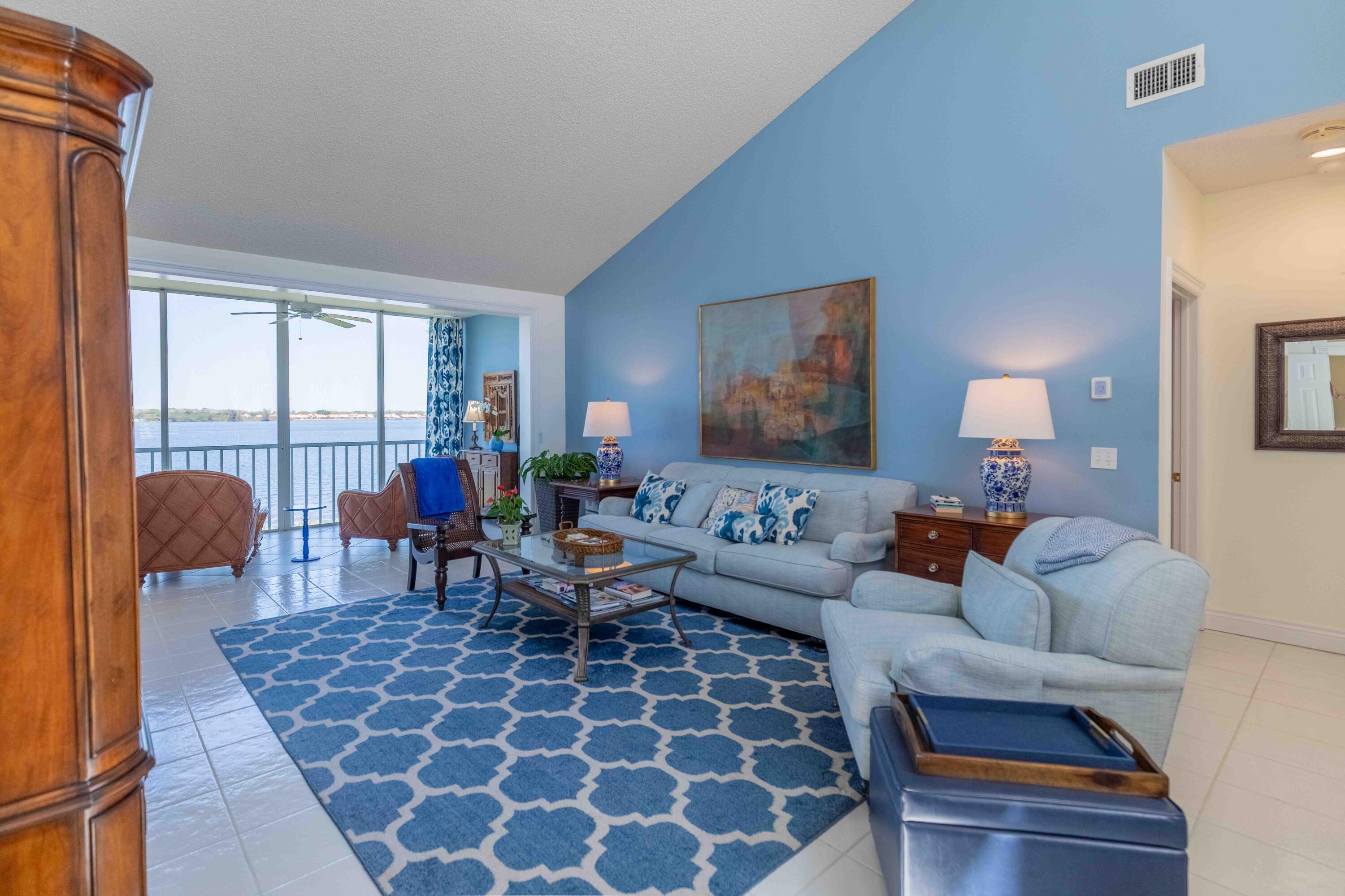 HARBOUR RIDGE YACHT & COUNTRY CLUB - Residential