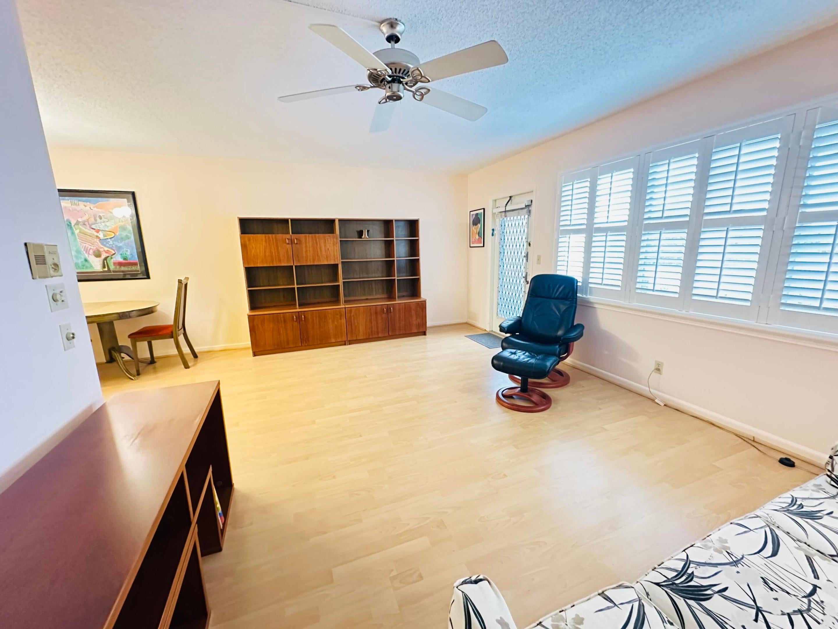 4011 NEWPORT G
