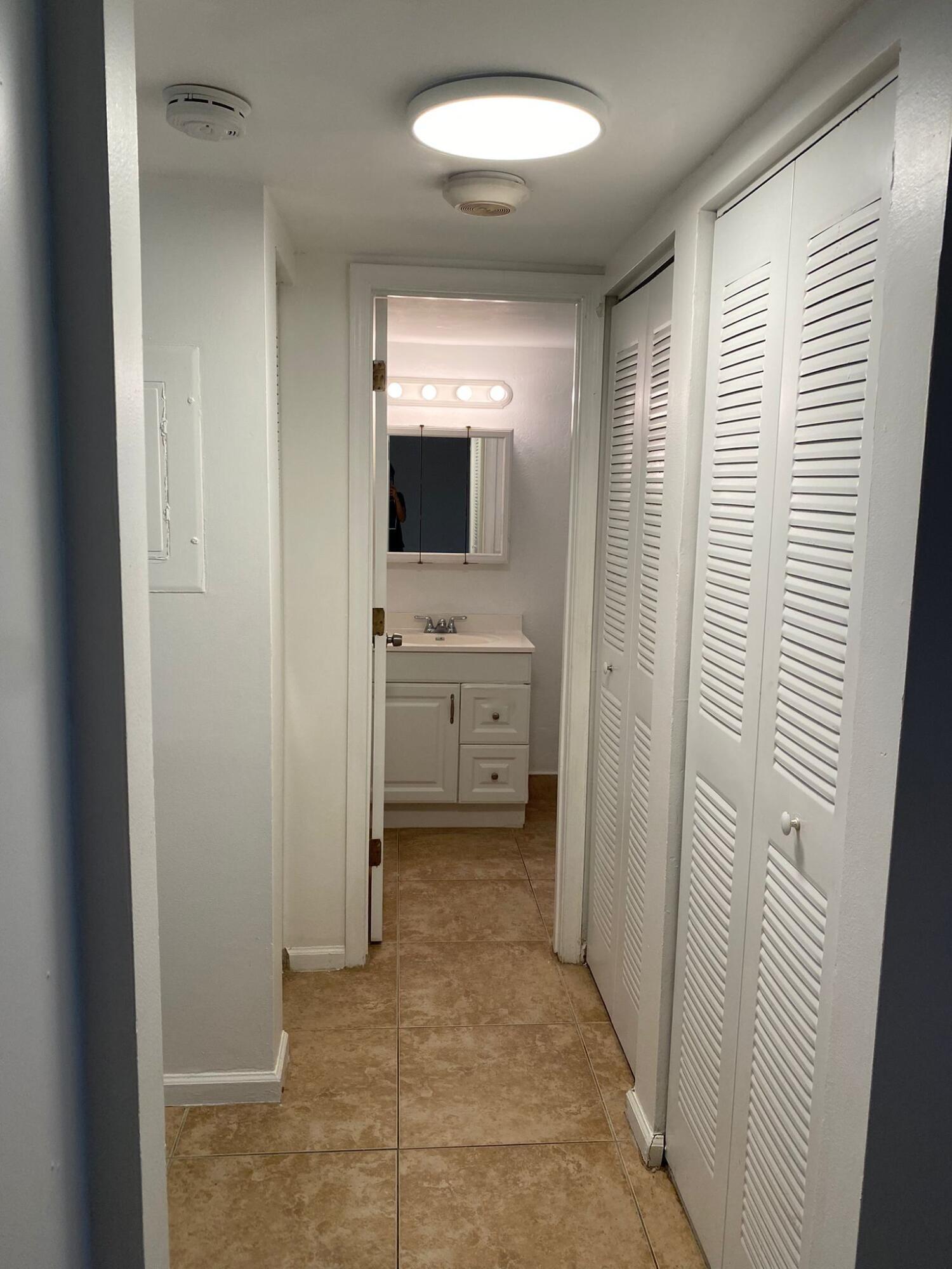 WINDWOOD - Residential Lease