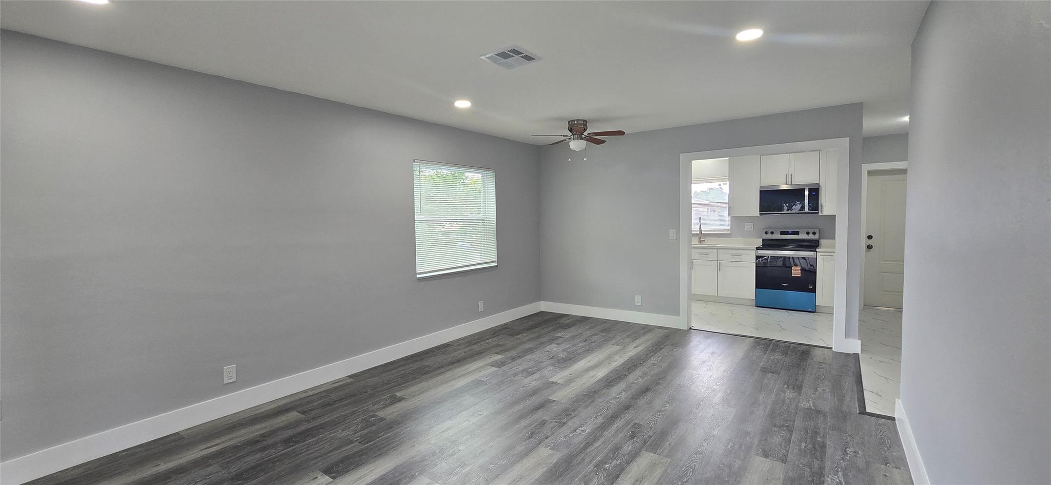 Coral Spgs Village Green - Residential Lease