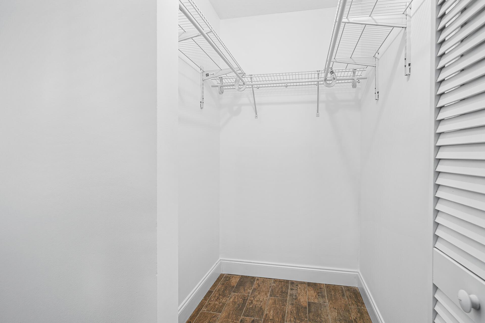 PINE RIDGE AT HAVERHILL C - Residential Lease