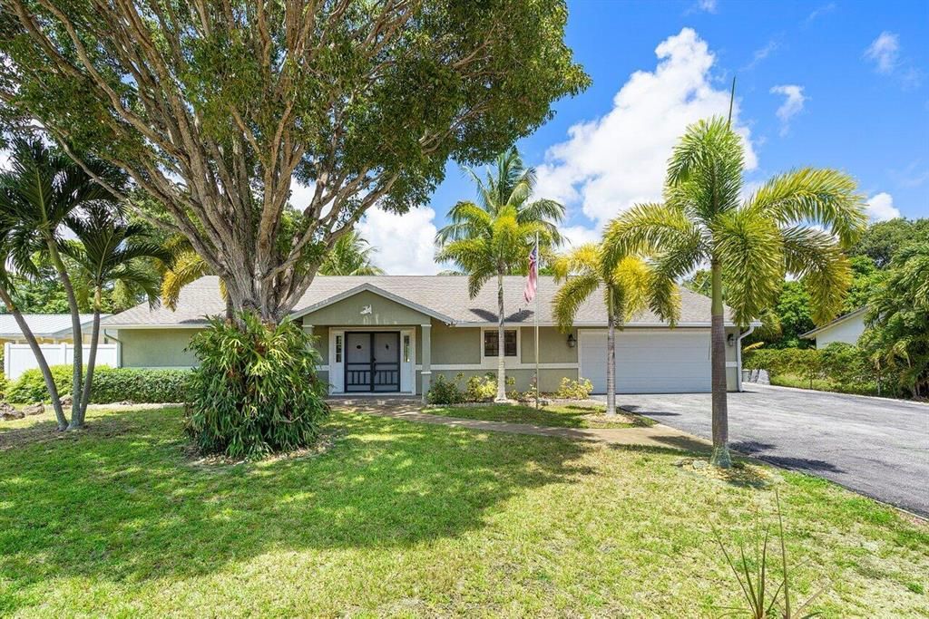 Photo of 11223 Monet Ridge Road, Palm Beach Gardens, FL 33410 (MLS # R10820894)