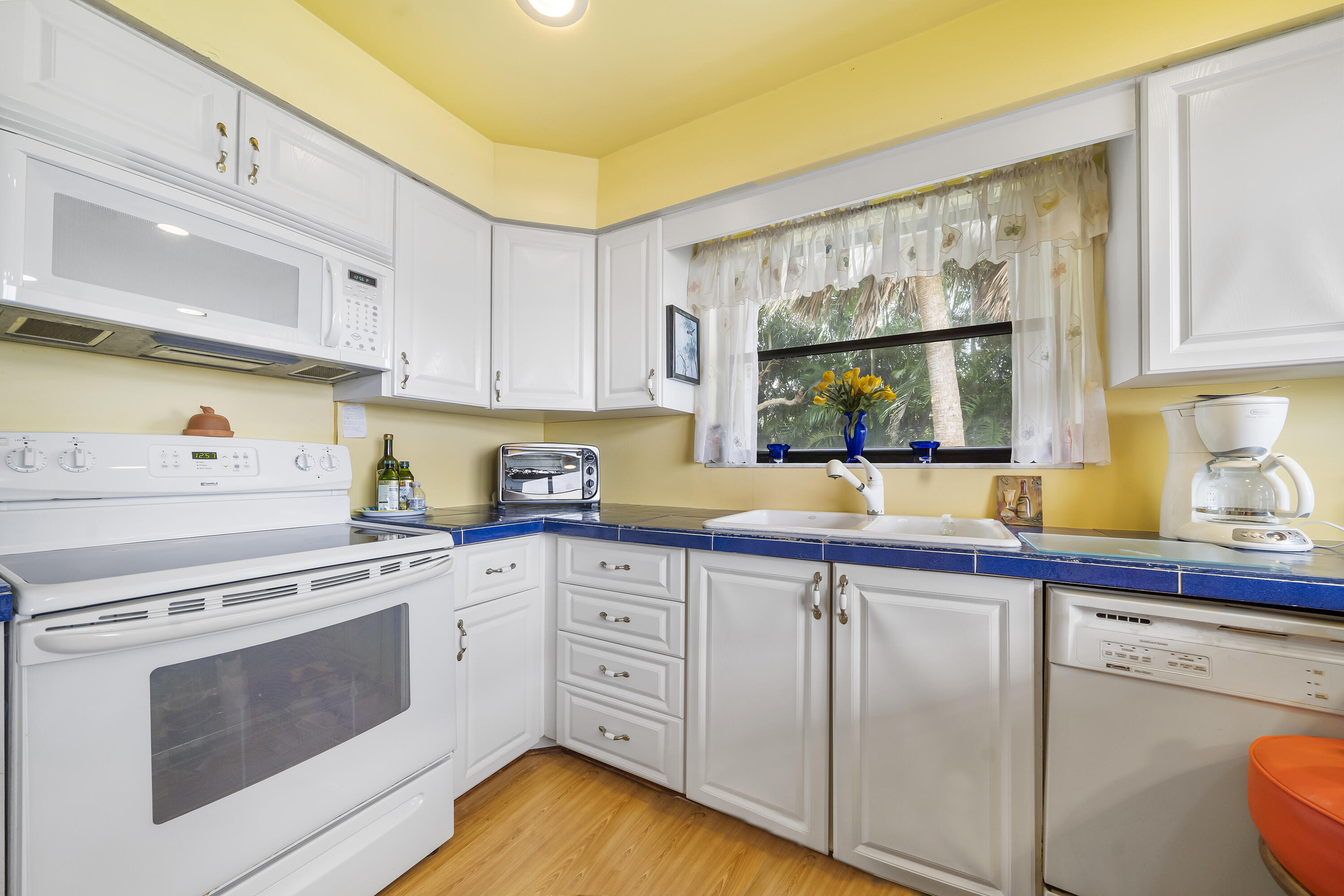 VIA RIO UNREC ON AM 90 - Residential