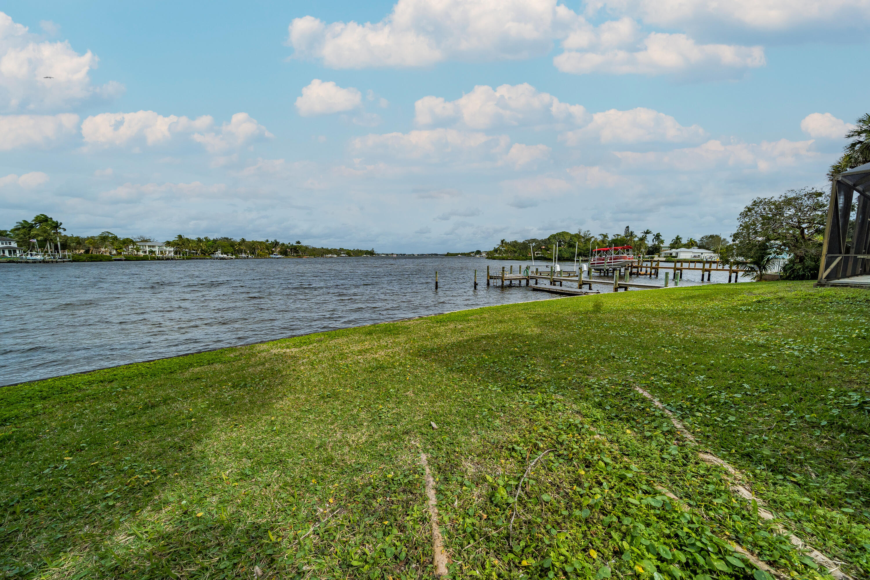 VIA RIO UNREC ON AM 90 - Residential