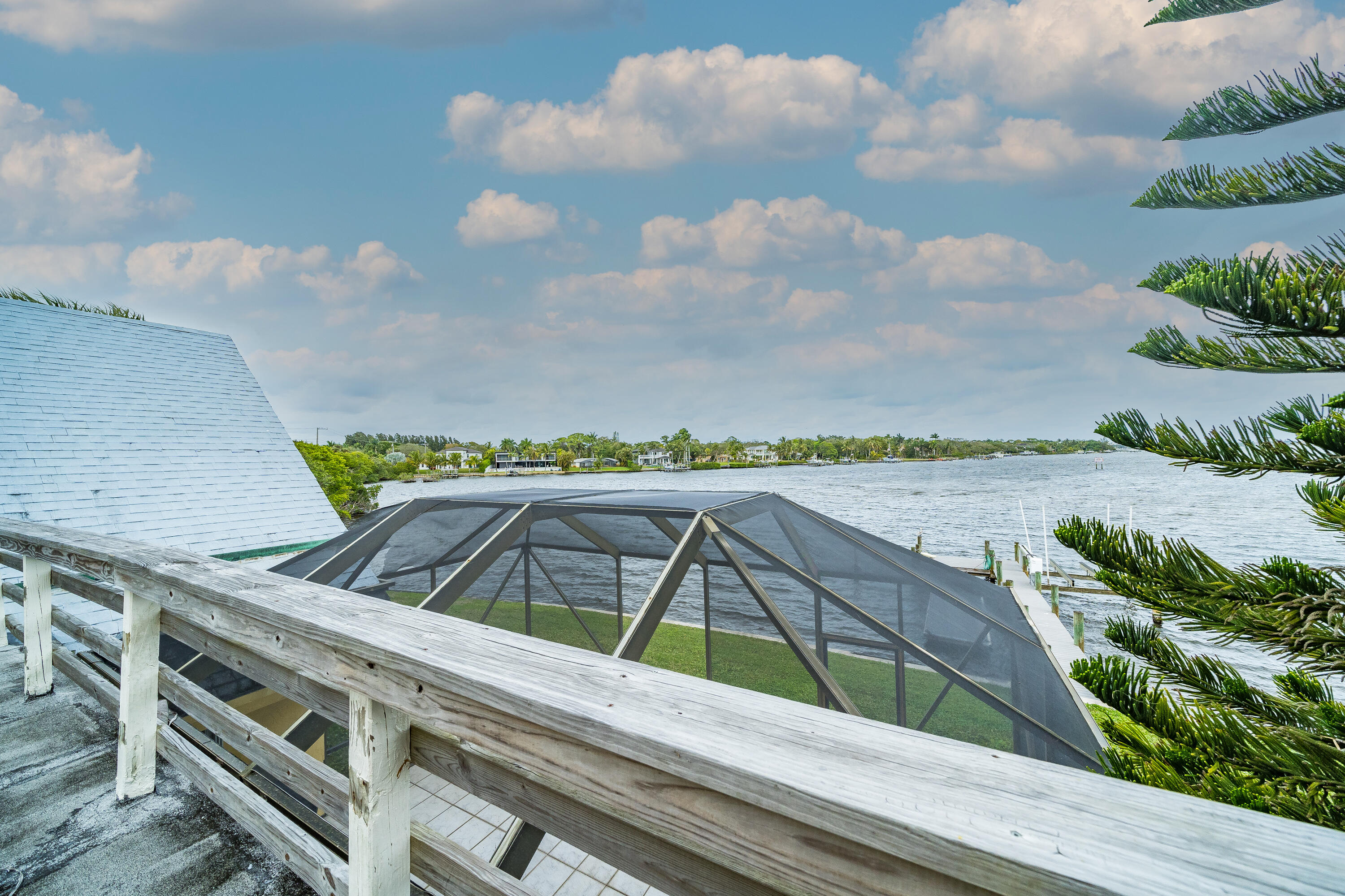 VIA RIO UNREC ON AM 90 - Residential