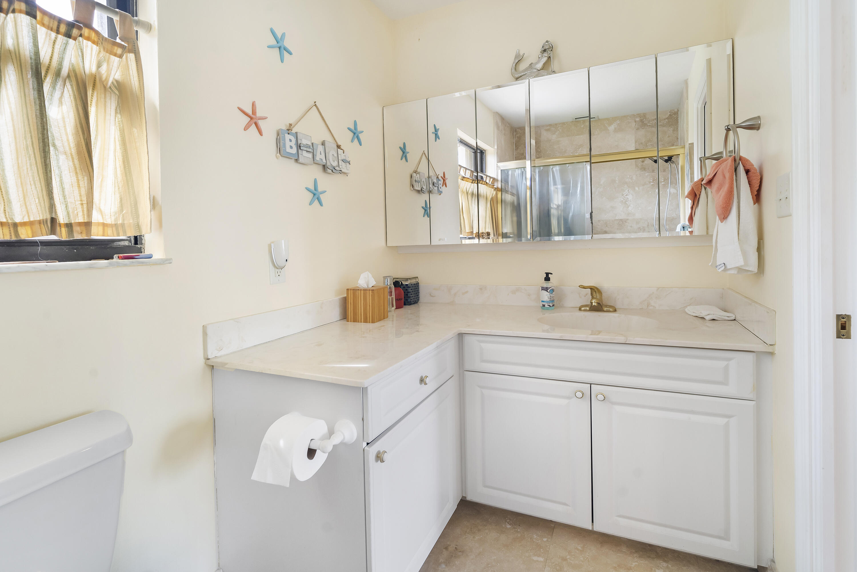 VIA RIO UNREC ON AM 90 - Residential