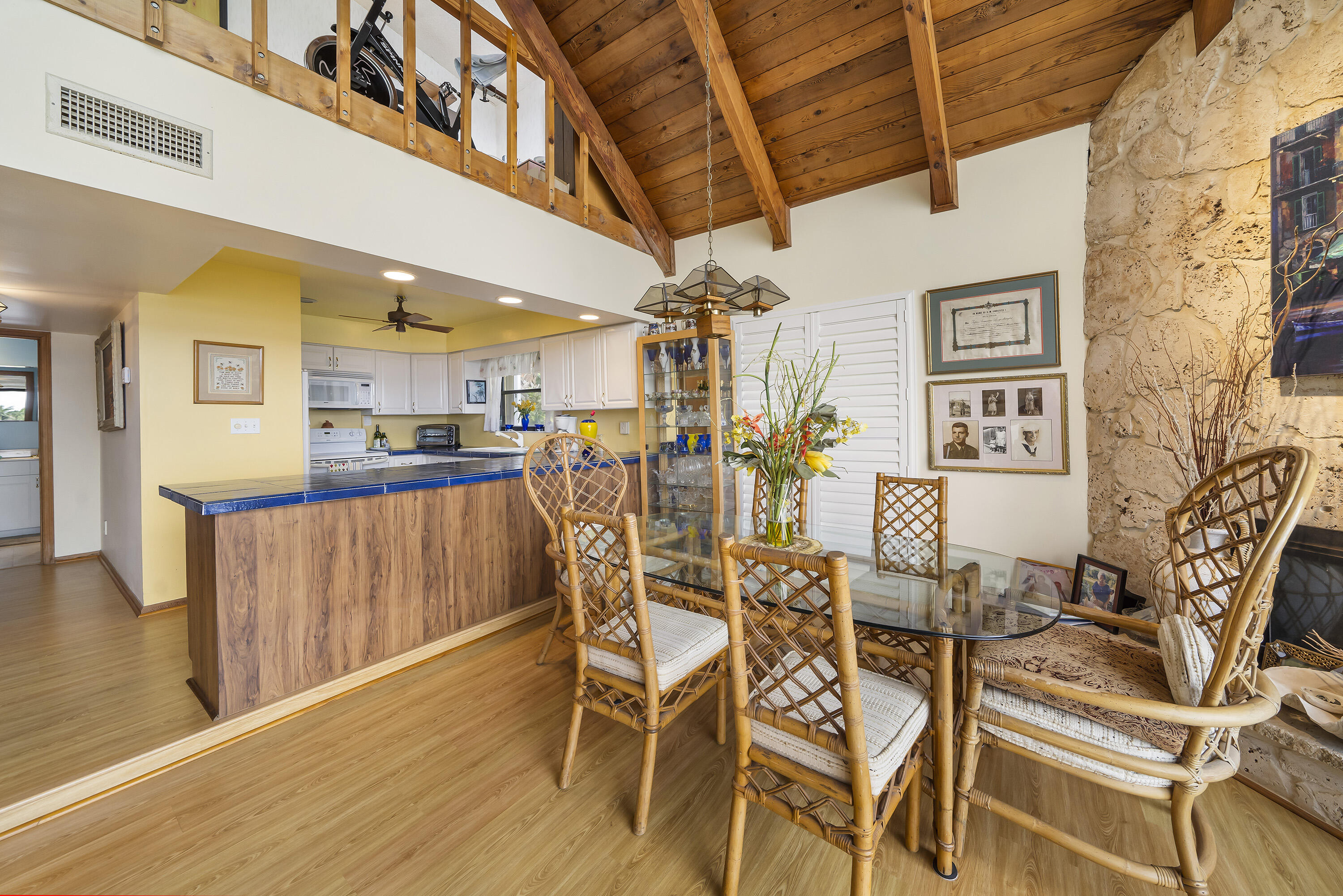 VIA RIO UNREC ON AM 90 - Residential