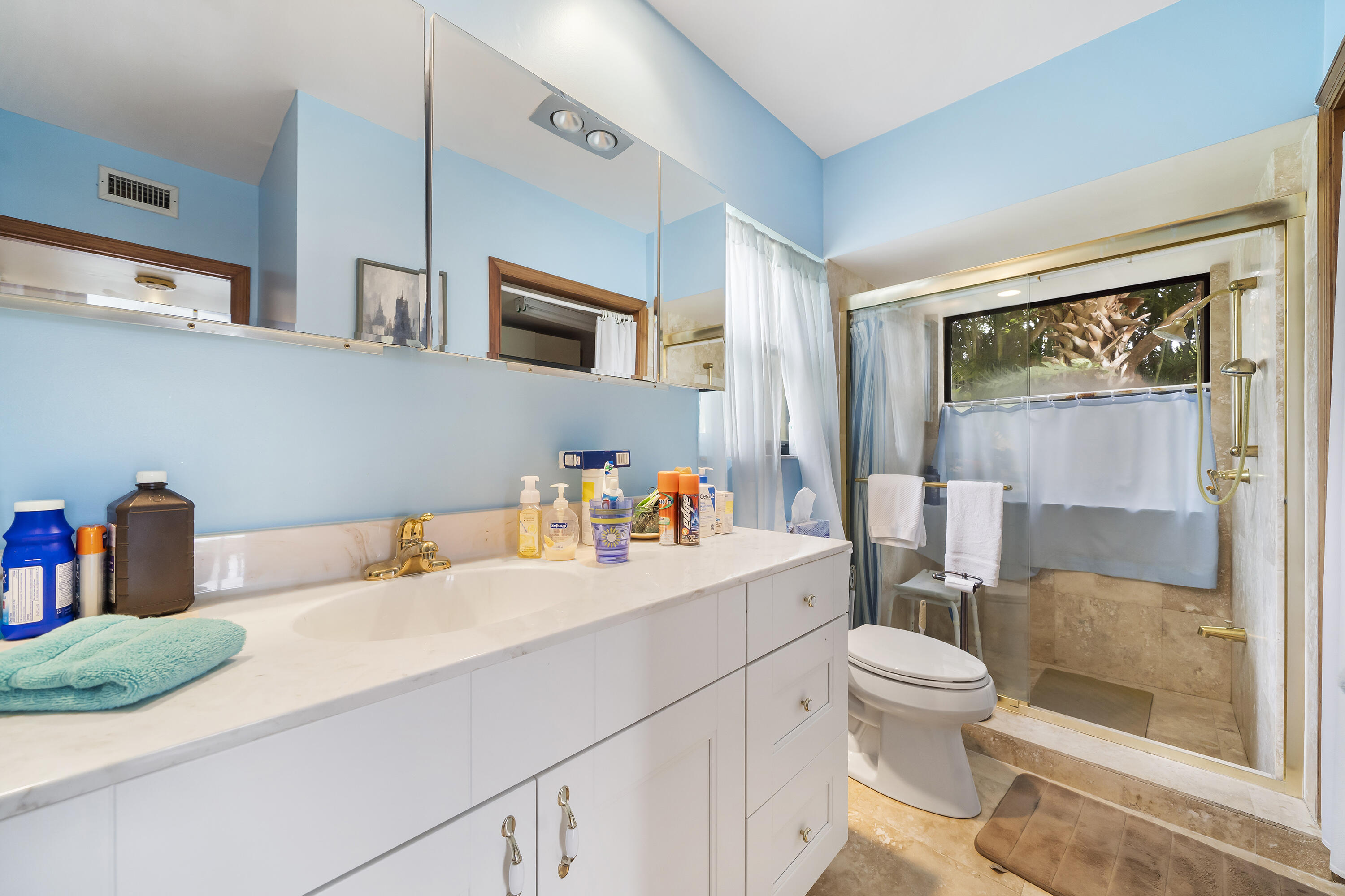 VIA RIO UNREC ON AM 90 - Residential