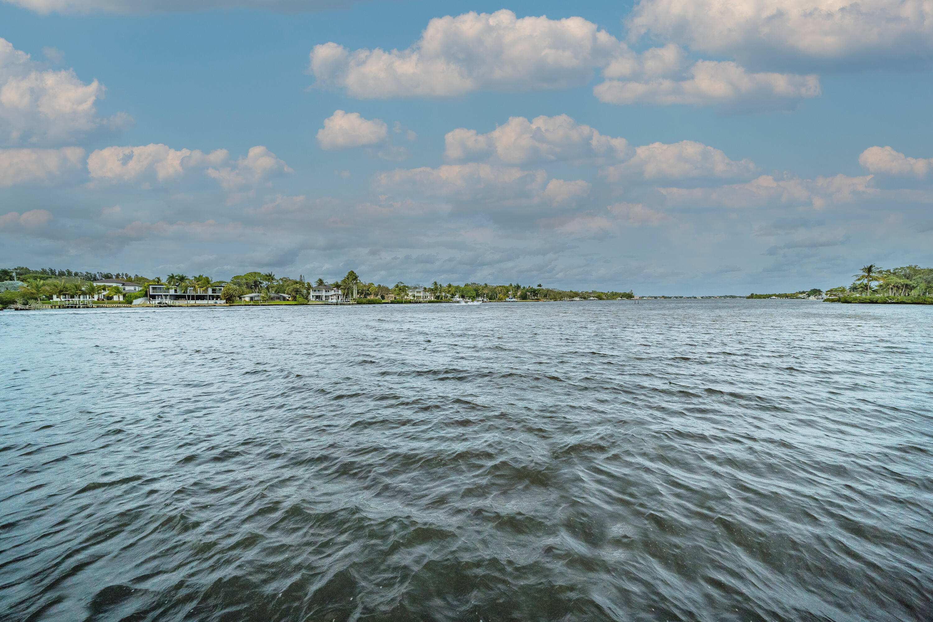 VIA RIO UNREC ON AM 90 - Residential