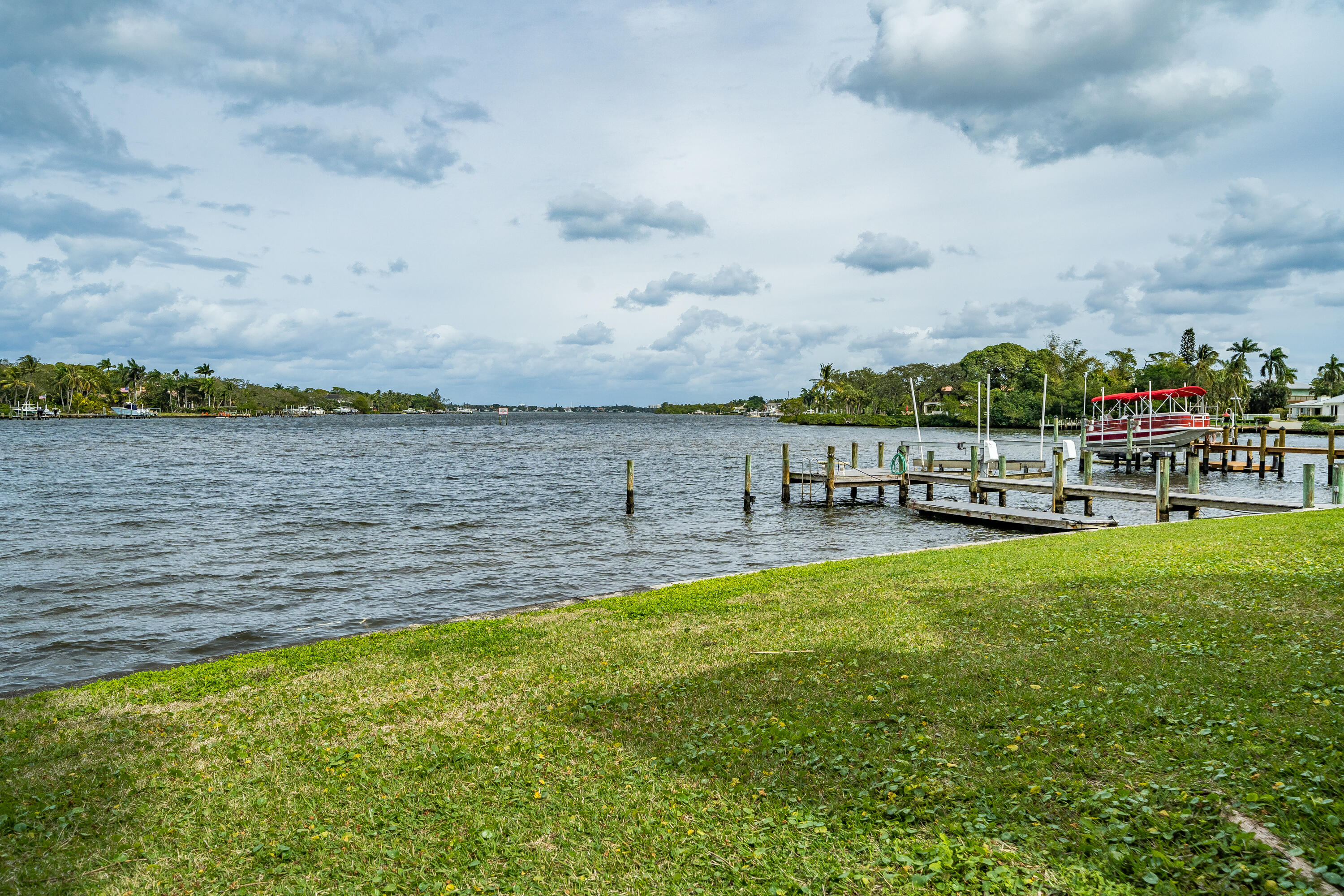 VIA RIO UNREC ON AM 90 - Residential