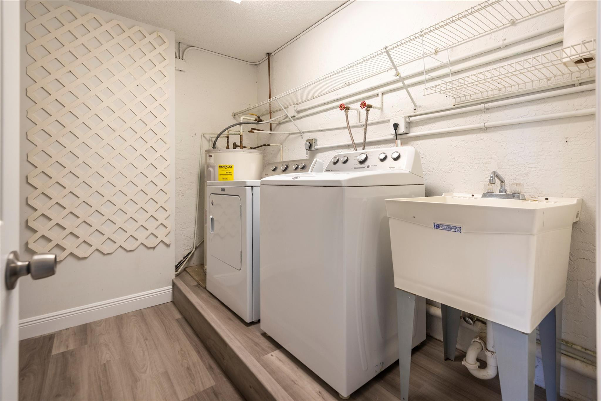 WOODBRIDGE - Residential Lease