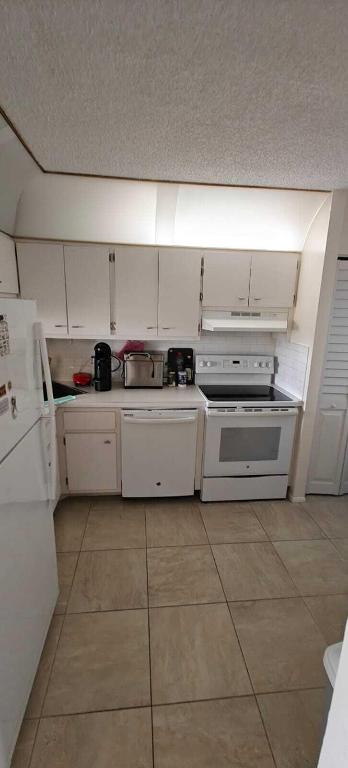 CORAL RIDGE EAST CONDO - Residential Lease