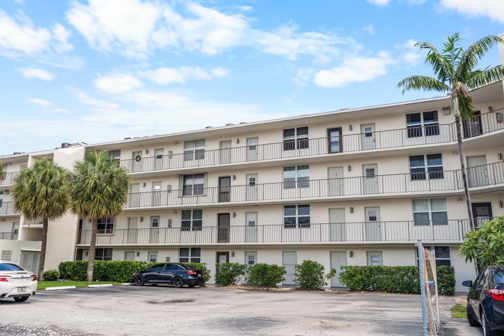 Photo of 4501 NE 21st Avenue #406, Fort Lauderdale, FL 33308 (MLS # R11153334)