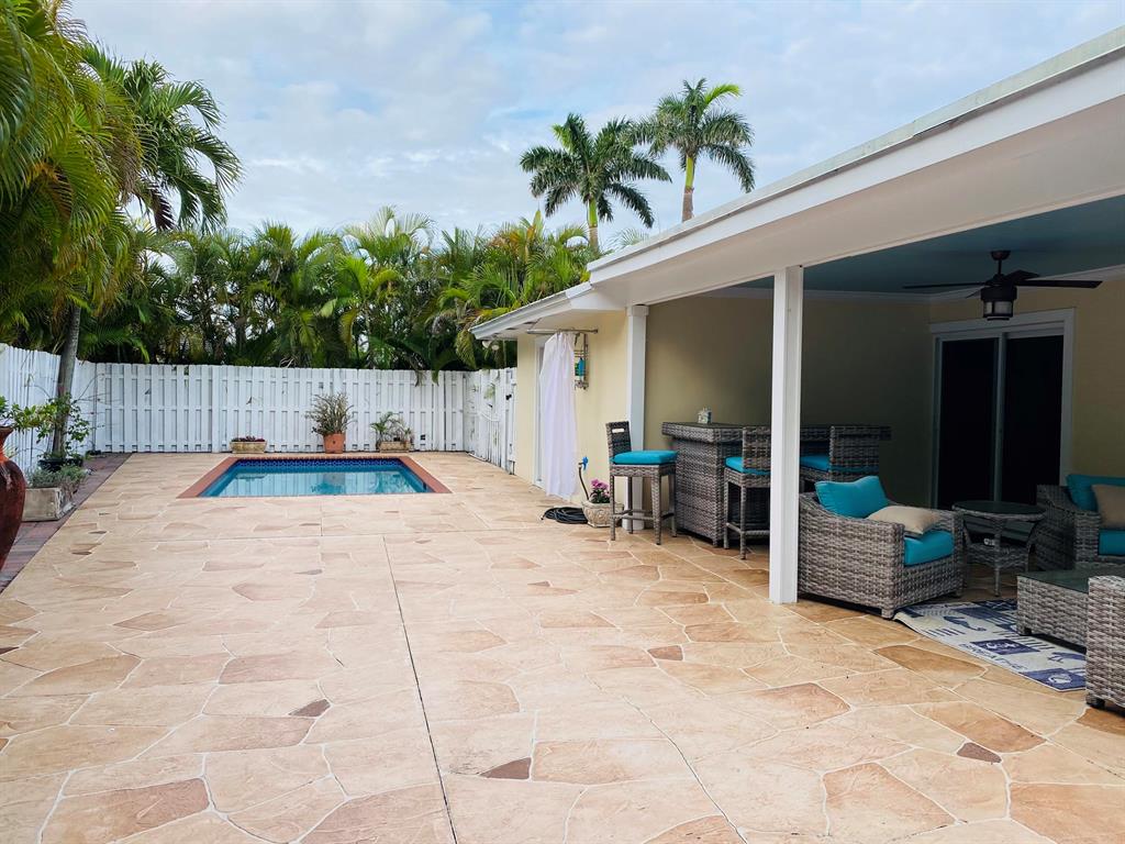 YACHT HARBOR MANOR - Residential