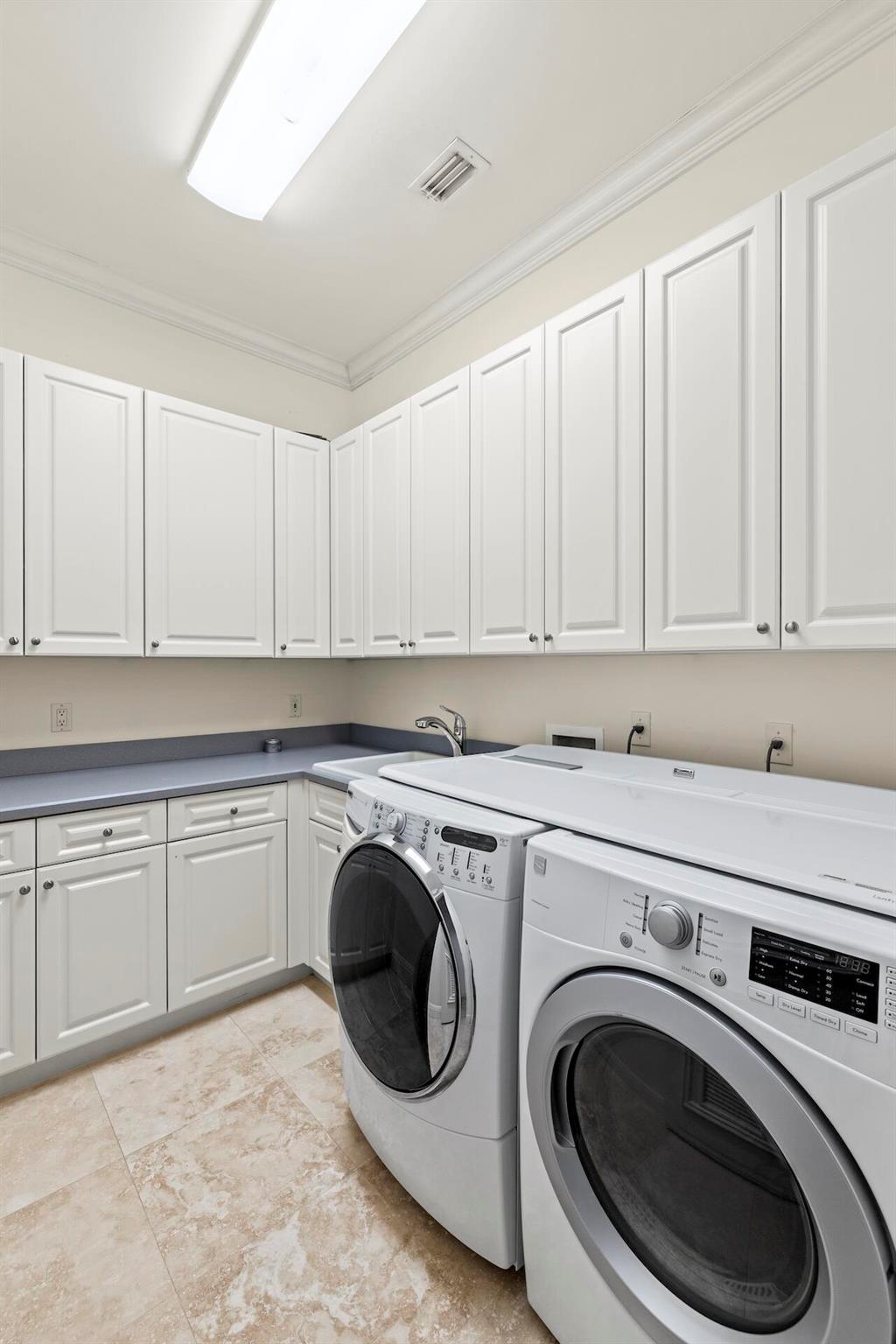 HARBOUR ISLES - Residential